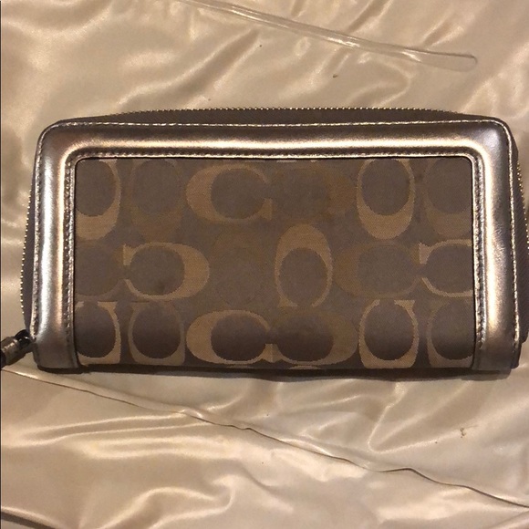 Coach Wallet - Picture 3 of 3
